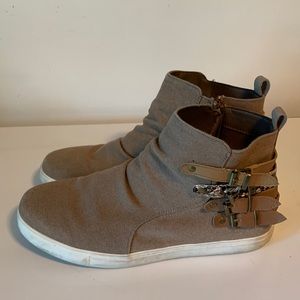 Brown ankle boot shoes